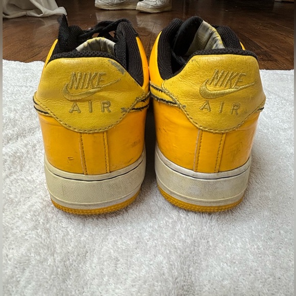 Nike Air Force 1 Yellow and Black Men’s size 9 - Picture 4 of 7